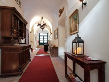 golden star premium apartments