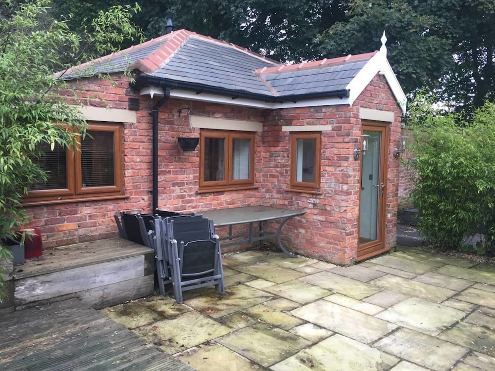 luxury 1bedroom lodge in prestwich