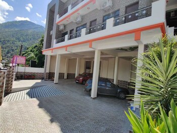 Hotel Aashriwad,,3 star