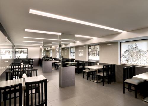 ariya nivaas a vegetarian hotel