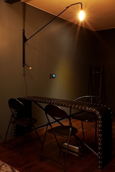 lee design hotel