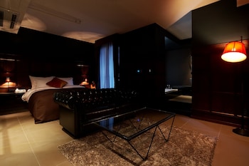 lee design hotel