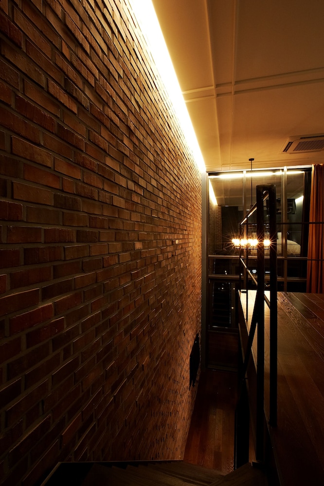 lee design hotel
