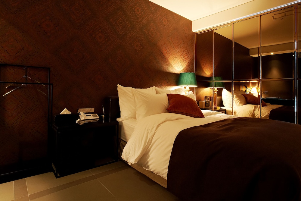 lee design hotel