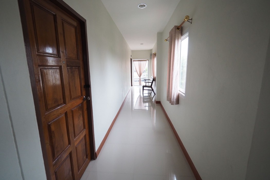 sorn waree apartment