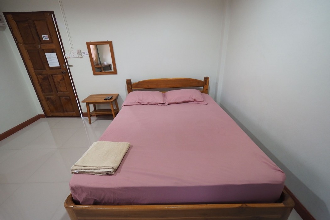 sorn waree apartment