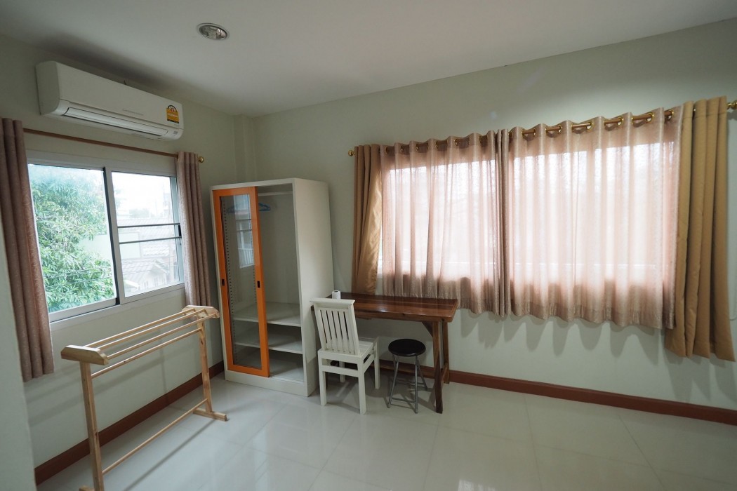 sorn waree apartment