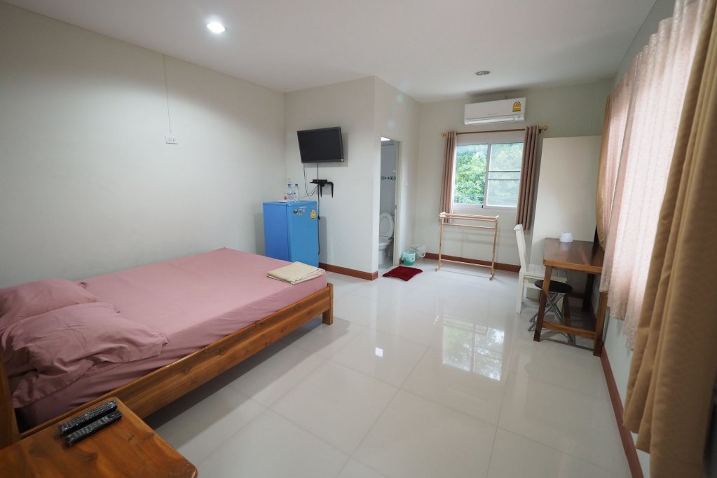 sorn waree apartment