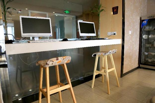 7 days premiuma neijiang wanda plaza