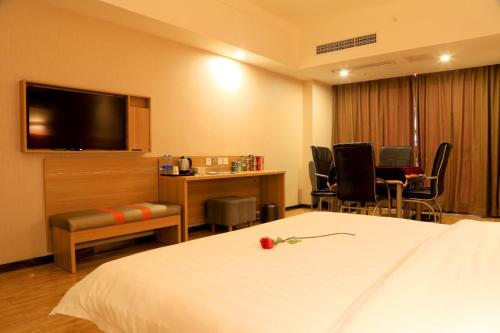 7 days premiuma neijiang wanda plaza