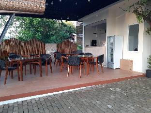 east marina guesthouse