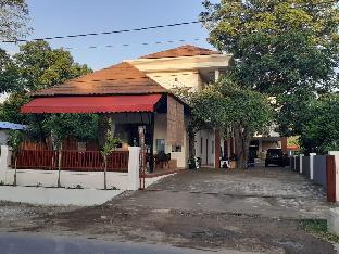 east marina guesthouse