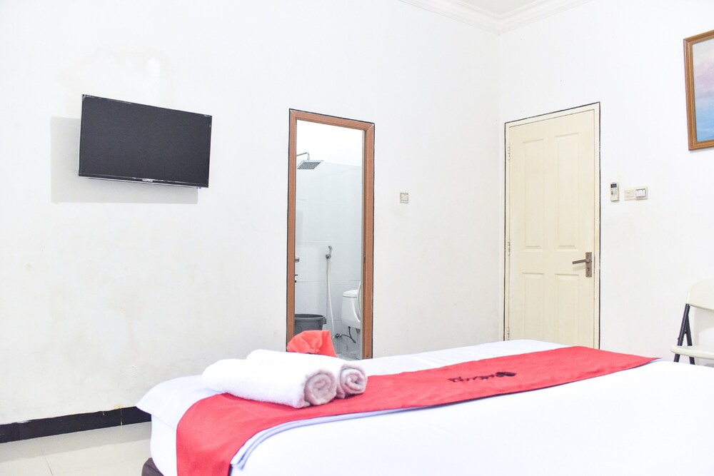 reddoorz near sultan hasanuddin airport 2