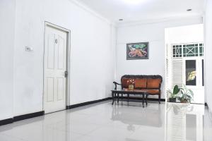 reddoorz near sultan hasanuddin airport 2