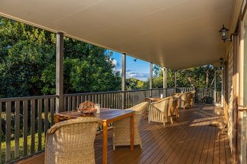 Camelot Boutique Accommodations,Capricorn>>Canungra,5 star