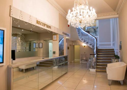 avonbridge hotel