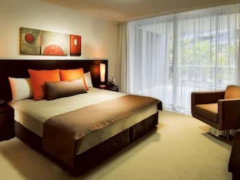 Azzura Greens Resort,Hope Island>>Gold Coast,4 star