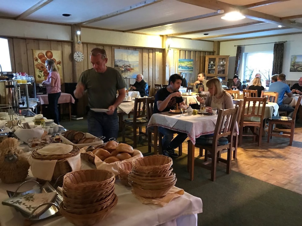 hotel restaurant gemunden