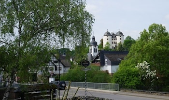 Hotel Restaurant Gemunden,,2 star