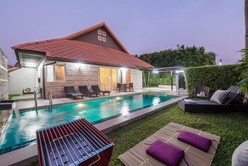Anb Poolvilla Grand Modern 3Br Jomtien,,3.5 star