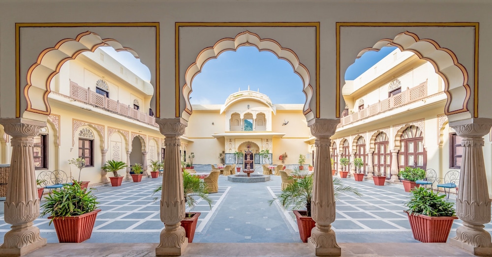 dhula garh a heritage hotel