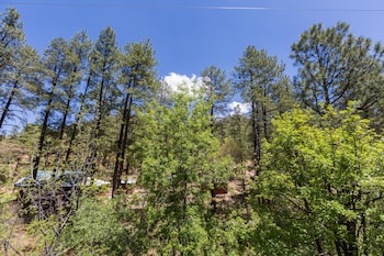 Crown King Cabins Suites And Bunkhouse,,3 star