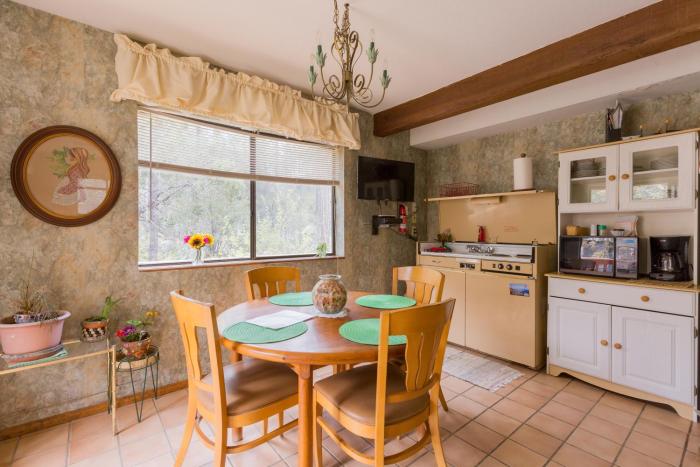 crown king cabins suites and bunkhouse