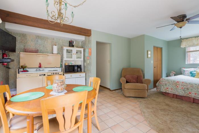 crown king cabins suites and bunkhouse
