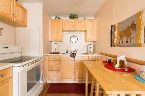 crown king cabins suites and bunkhouse