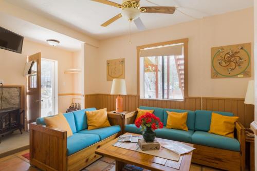 crown king cabins suites and bunkhouse