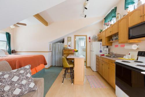 crown king cabins suites and bunkhouse