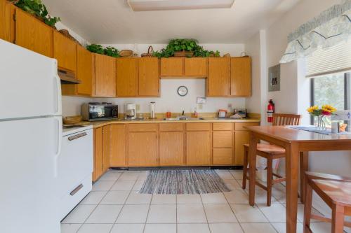 crown king cabins suites and bunkhouse