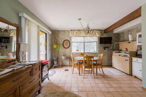 crown king cabins suites and bunkhouse