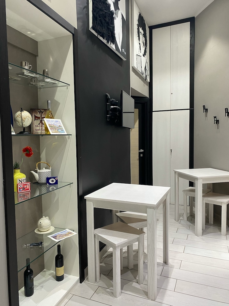 parthenope rooms