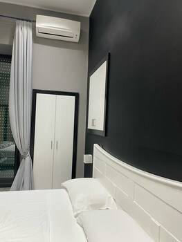 parthenope rooms