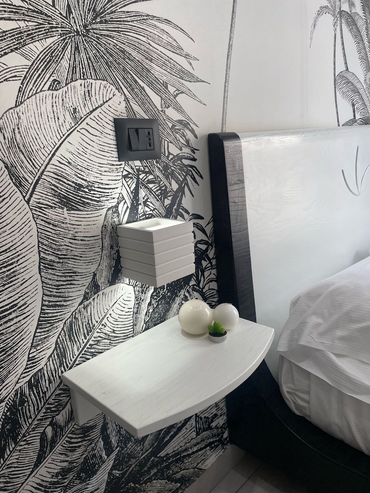 parthenope rooms