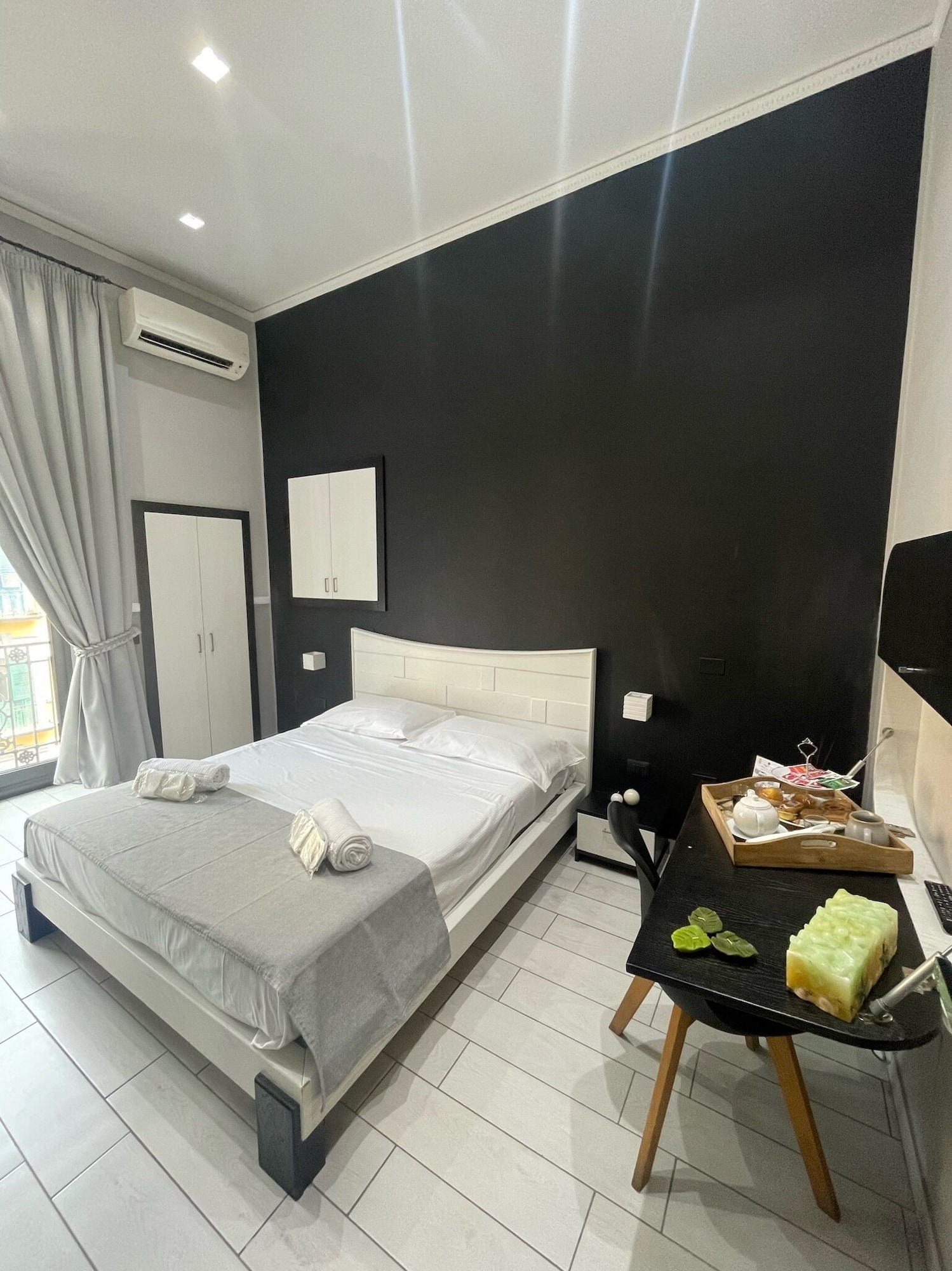 parthenope rooms