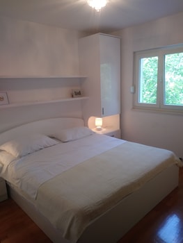Holiday House,,0 star