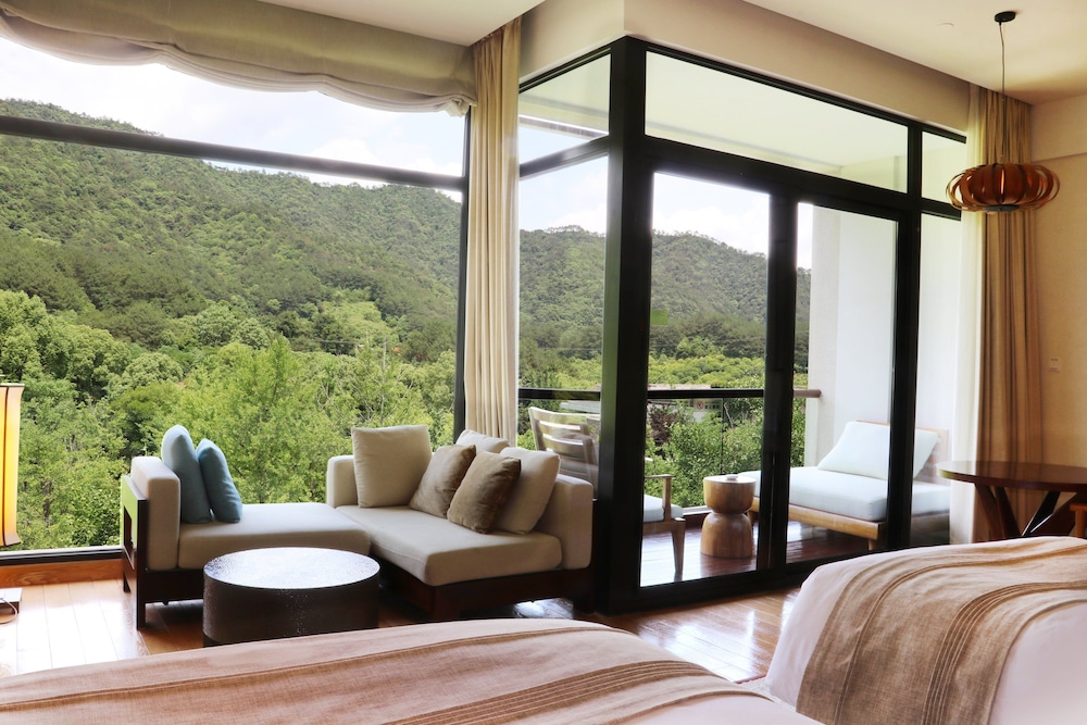 intercontinental one thousand island lake resort by ihg