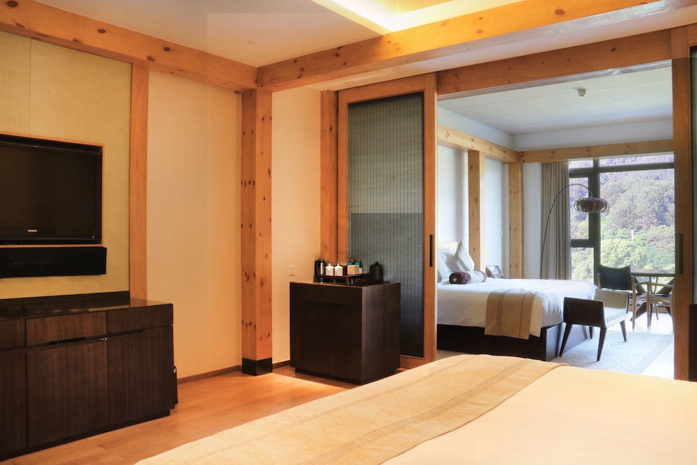 intercontinental one thousand island lake resort by ihg