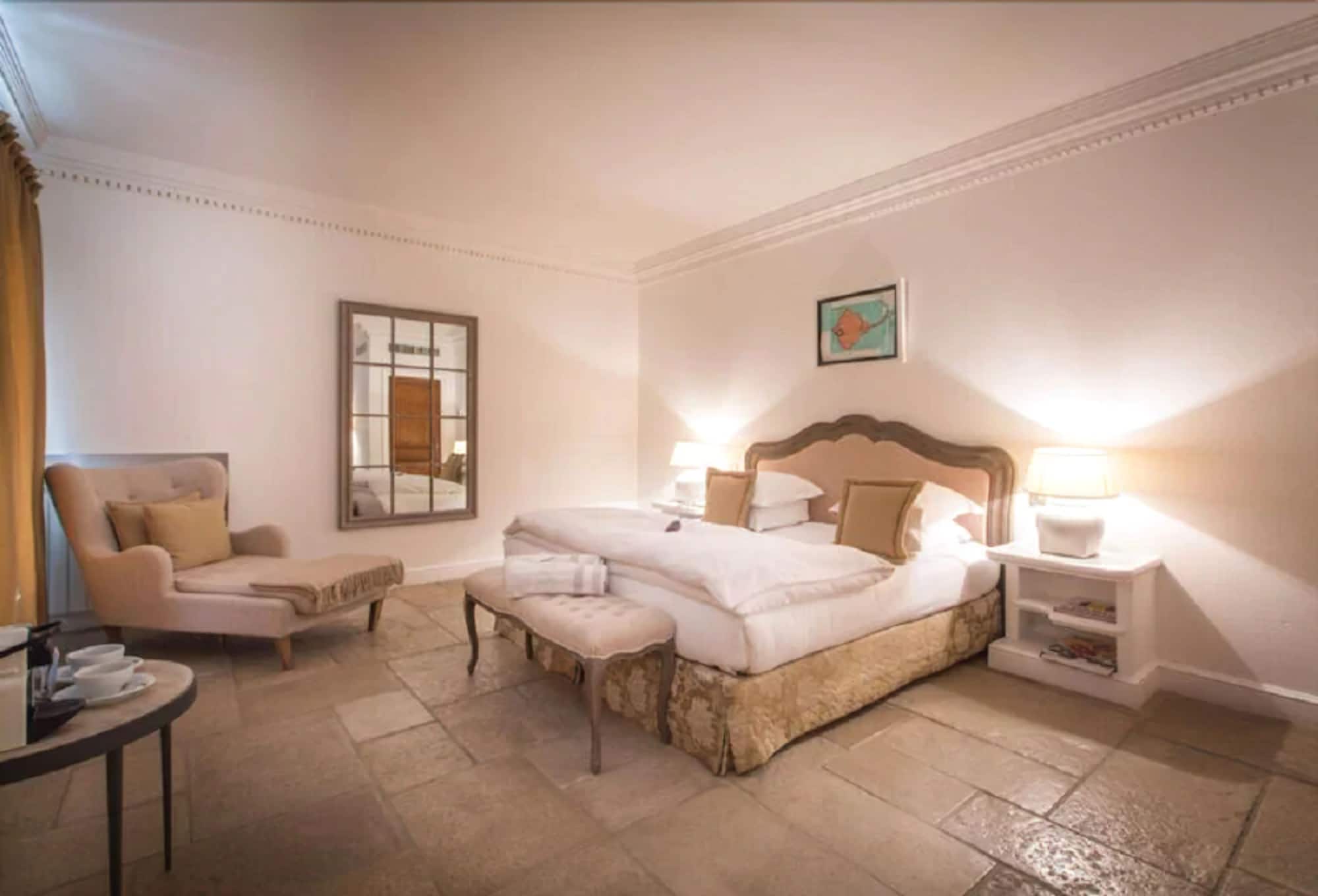 Hotel Alain Llorca,Antibes>>Alpes-Maritimes,4 star