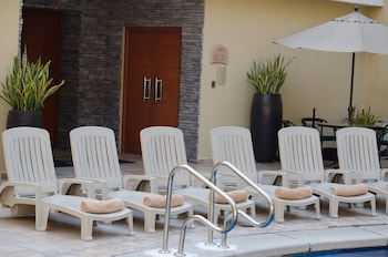 hotel hostal de cortes