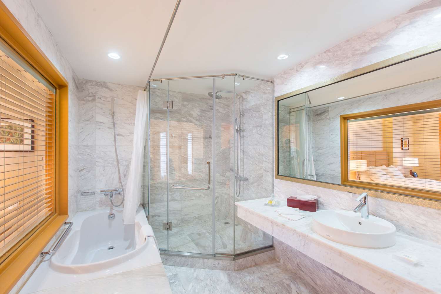 hilton garden inn hanoi