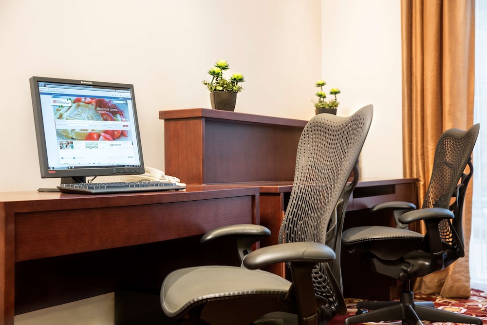 hilton garden inn hanoi