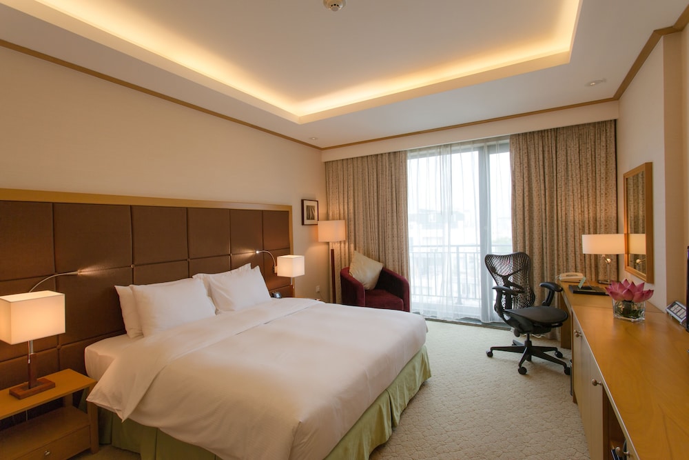 hilton garden inn hanoi