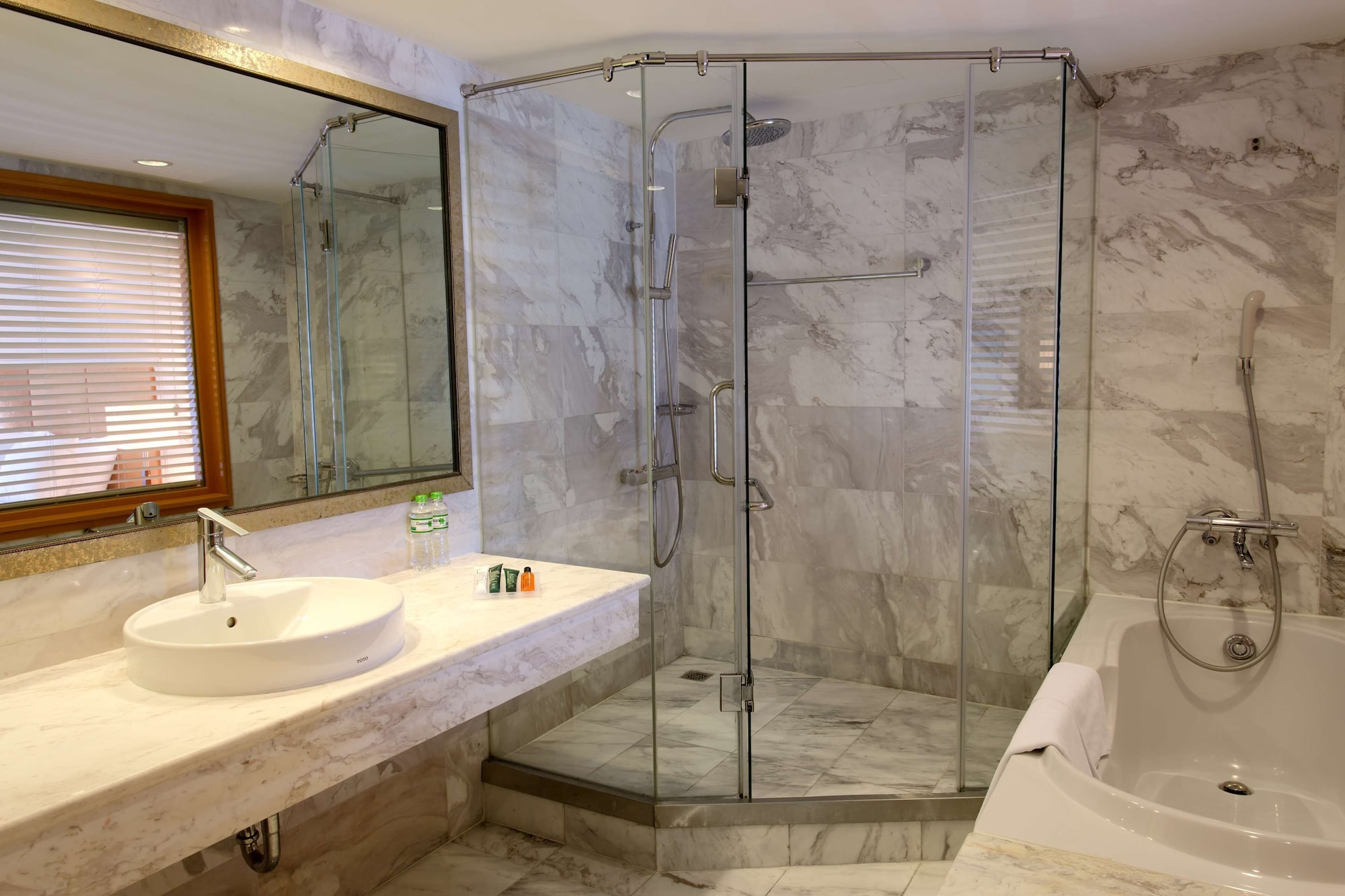 hilton garden inn hanoi