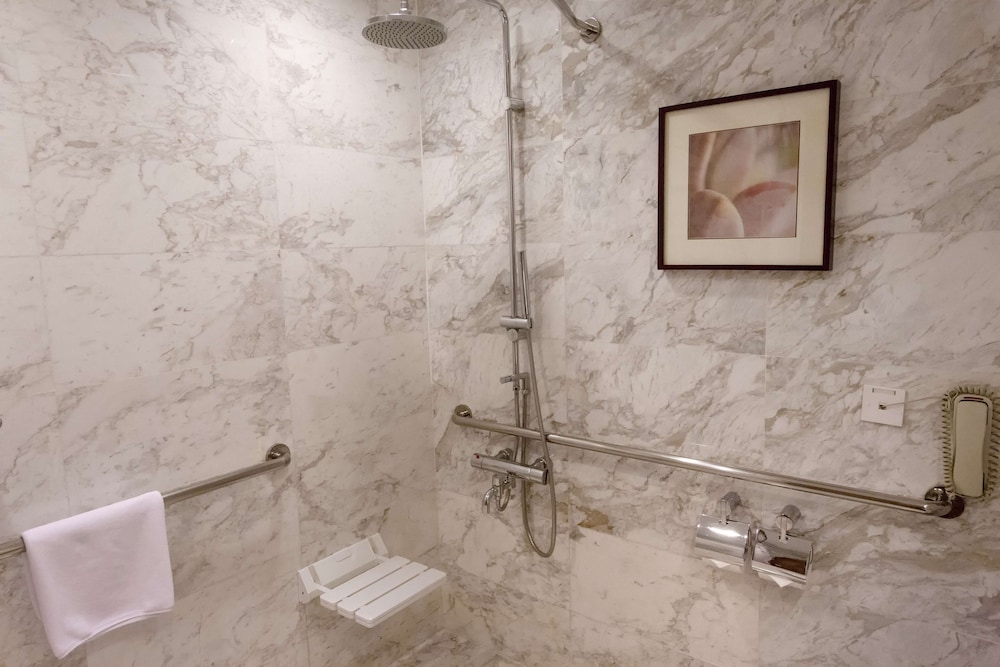 hilton garden inn hanoi