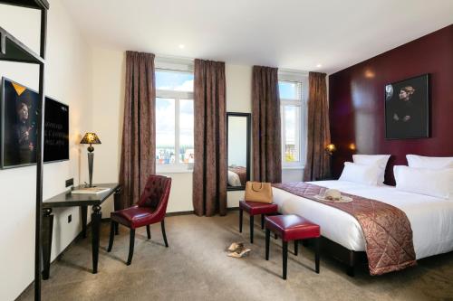 hotel arok