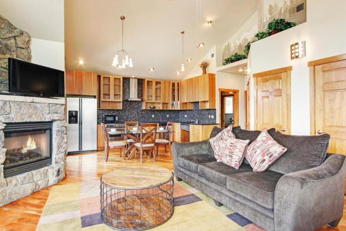 mount cairns 16a 2 bedroom condo by redawning