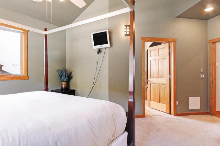 mount cairns 16a 2 bedroom condo by redawning